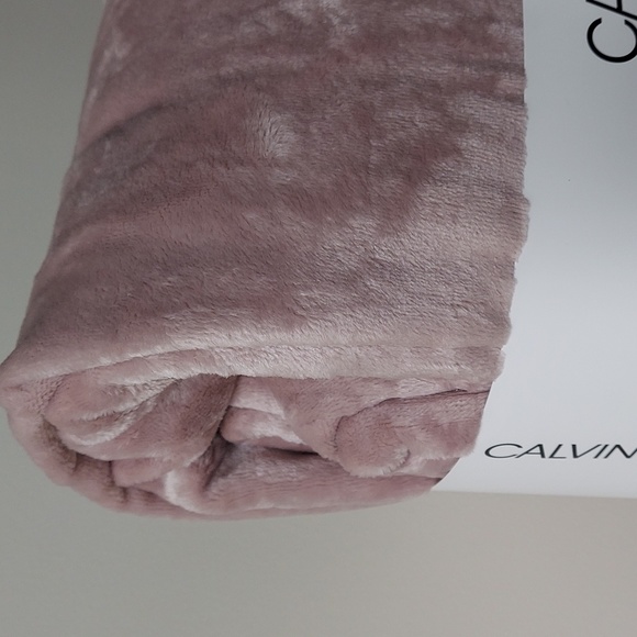 CALVIN KLEIN Blanket - Picture 2 of 2